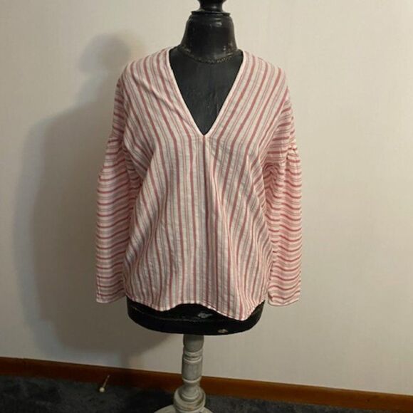 Vince Variegated Red/White stripe V-neck pullover top, size S/P - Picture 2 of 4